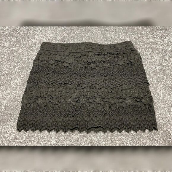 American Eagle Outfitters Charcoal Tiered Ruffle Mini Skirt - Picture 3 of 3